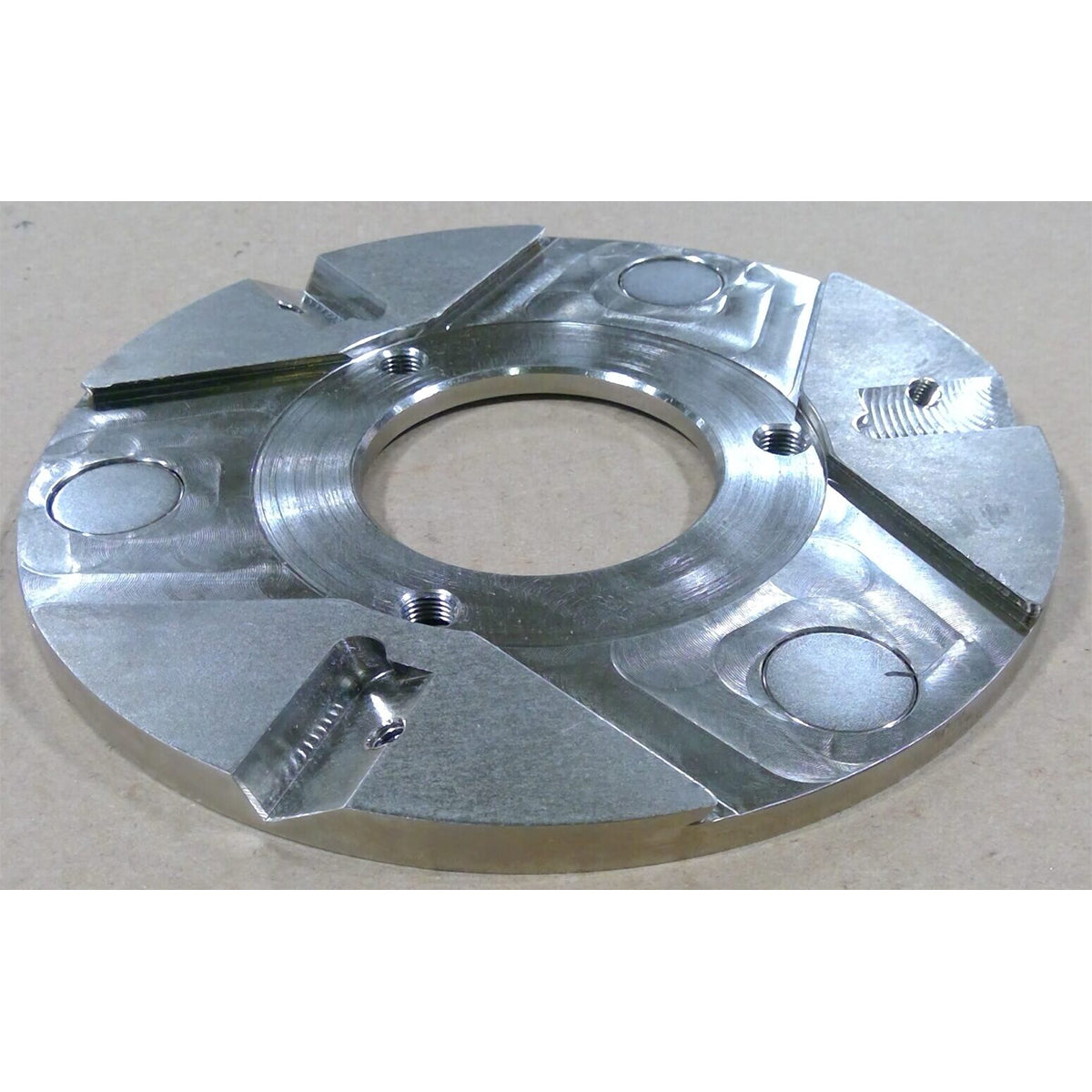 EDCO 7” Multi-Tooling Disc w/ Carbide Pockets for Magna-Trap® TMC-7 Turbo Grinder only.
