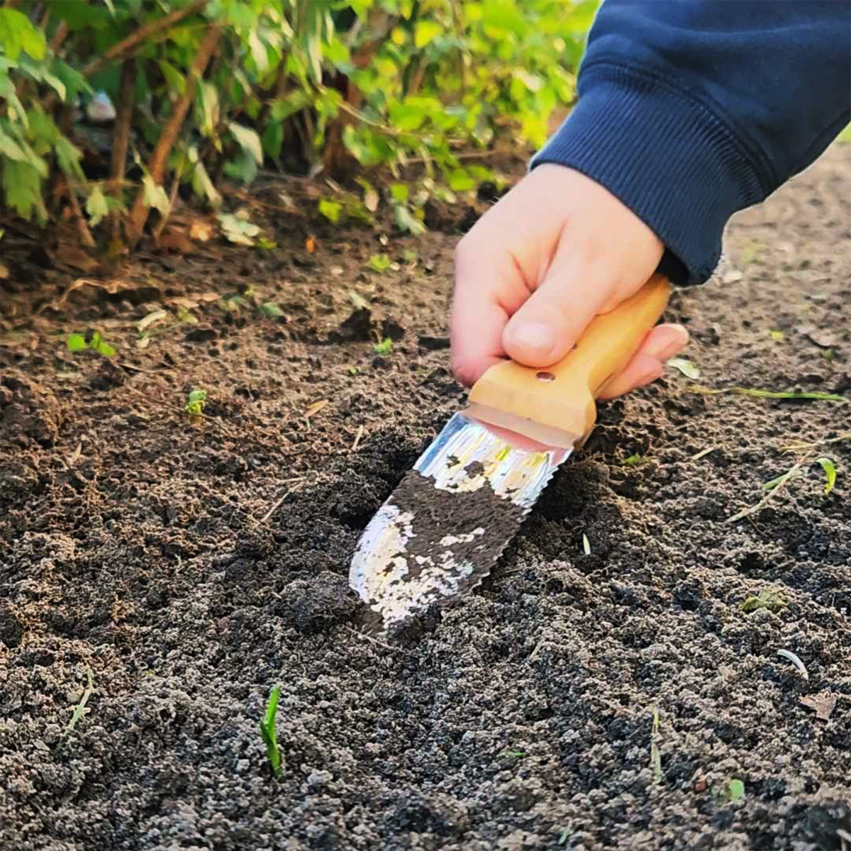 Nisaku 6200 Hori-Hori Japanese Garden Knife (Mini)